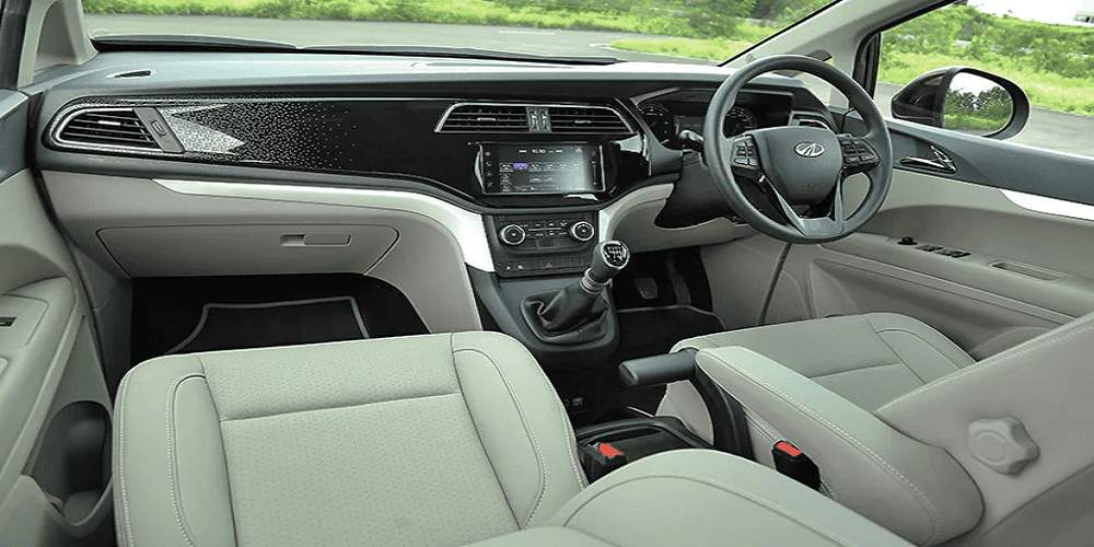 Mahindra Marazzo Images – Interior, Exterior & HD Photo Gallery